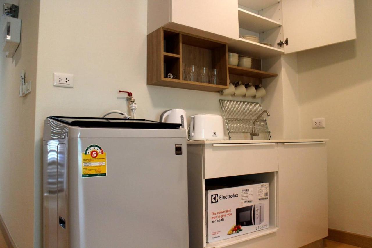 Appartamento Live Like A Local In Ekkamai Bangkok Esterno foto