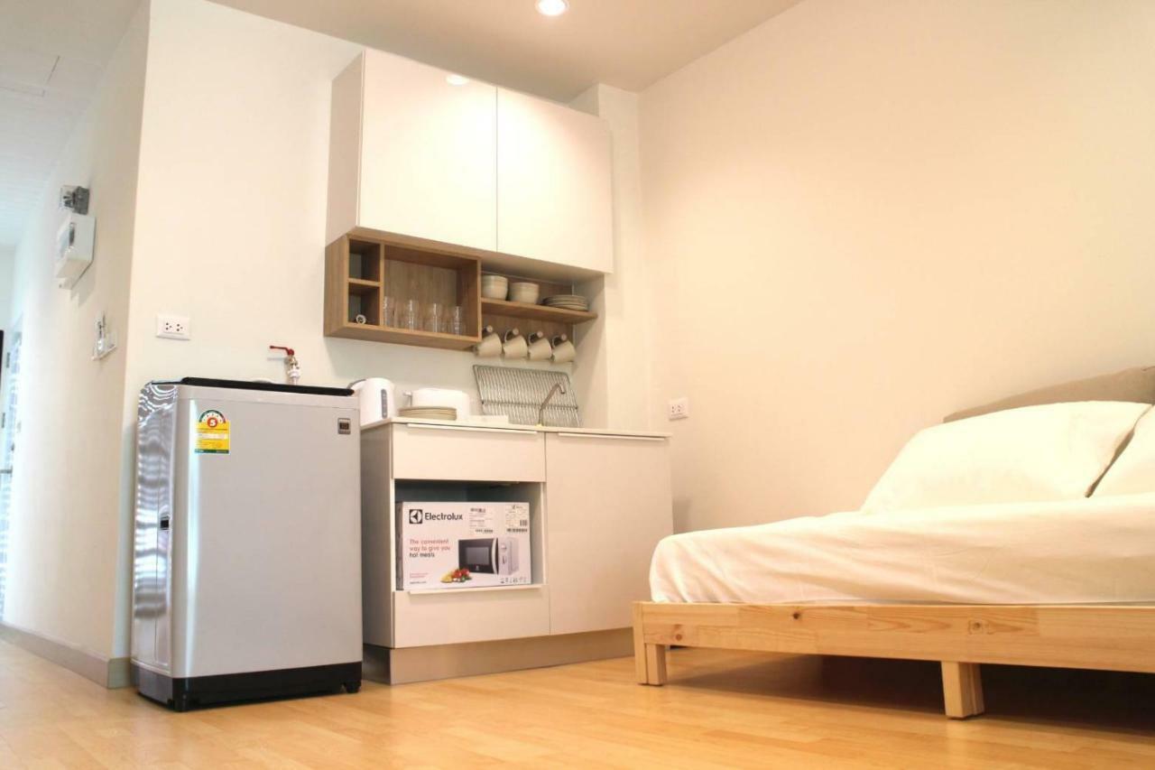 Appartamento Live Like A Local In Ekkamai Bangkok Esterno foto